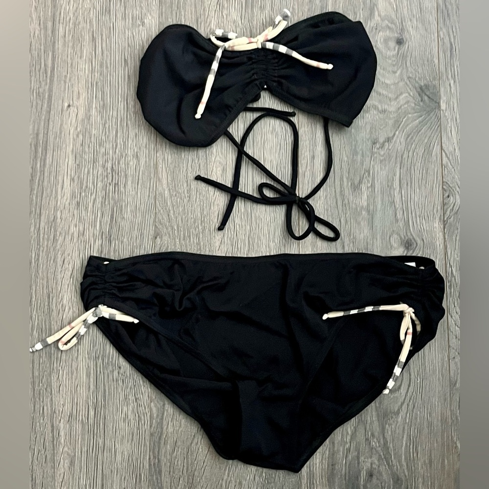Burberry Bikini Large (Burberry Runs Small, Fits Like a Medium)☀️👙☀️